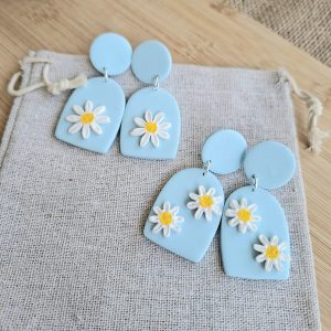 Boucles d’oreilles bleues marguerites CELESTE