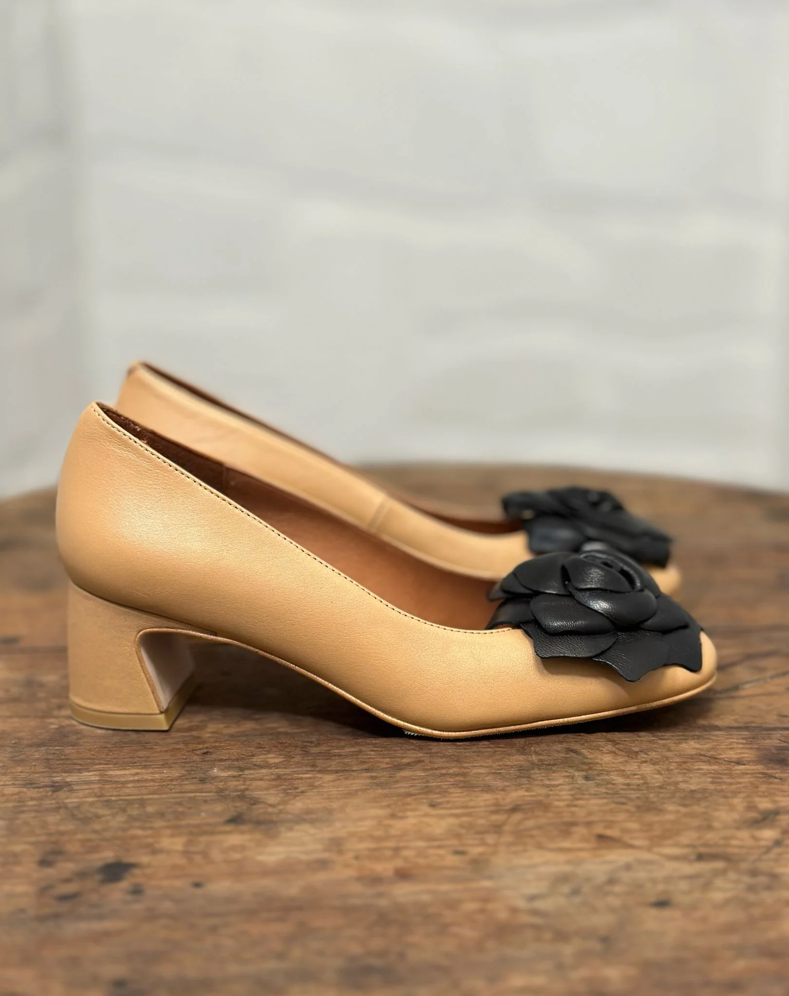 Ballerines à talons Angel Alarcon camel/noir femme – Image 7