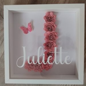 Cadre initiale personnalisé en fleurs 3d