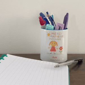 Cadeau de fin d’année personnalisé – Pot à crayons avec dessin d’enfant