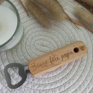 Décapsuleur personnalisé en bois – Cadeau fête des pères | Gravure prénom ou message pour papa