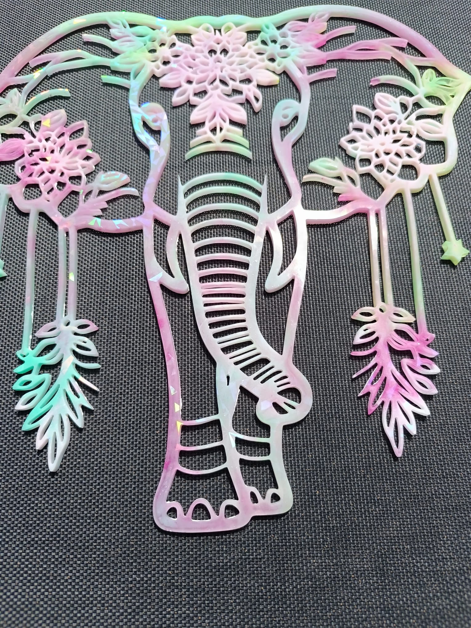 Éléphant Holographique en Résine – Image 5