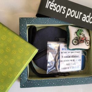 Boîte cadeau ado / idée cadeau original ado / boite surprise /coffret cadeau adolescent / cadeau pratique pour ado / cadeau tendance ado / idée cadeau utile ado / cadeau surprise ado / box cadeau ado / coffret cadeau mixte ado / cadeau ado anniversaire