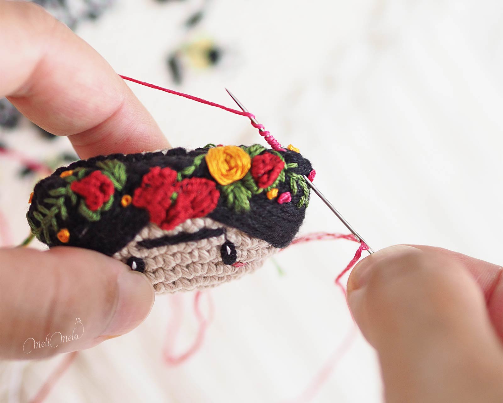 Porter Frida en broche – Image 7