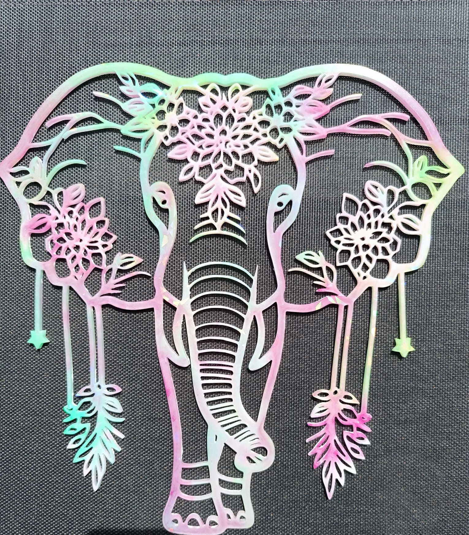 Éléphant Holographique en Résine – Image 4