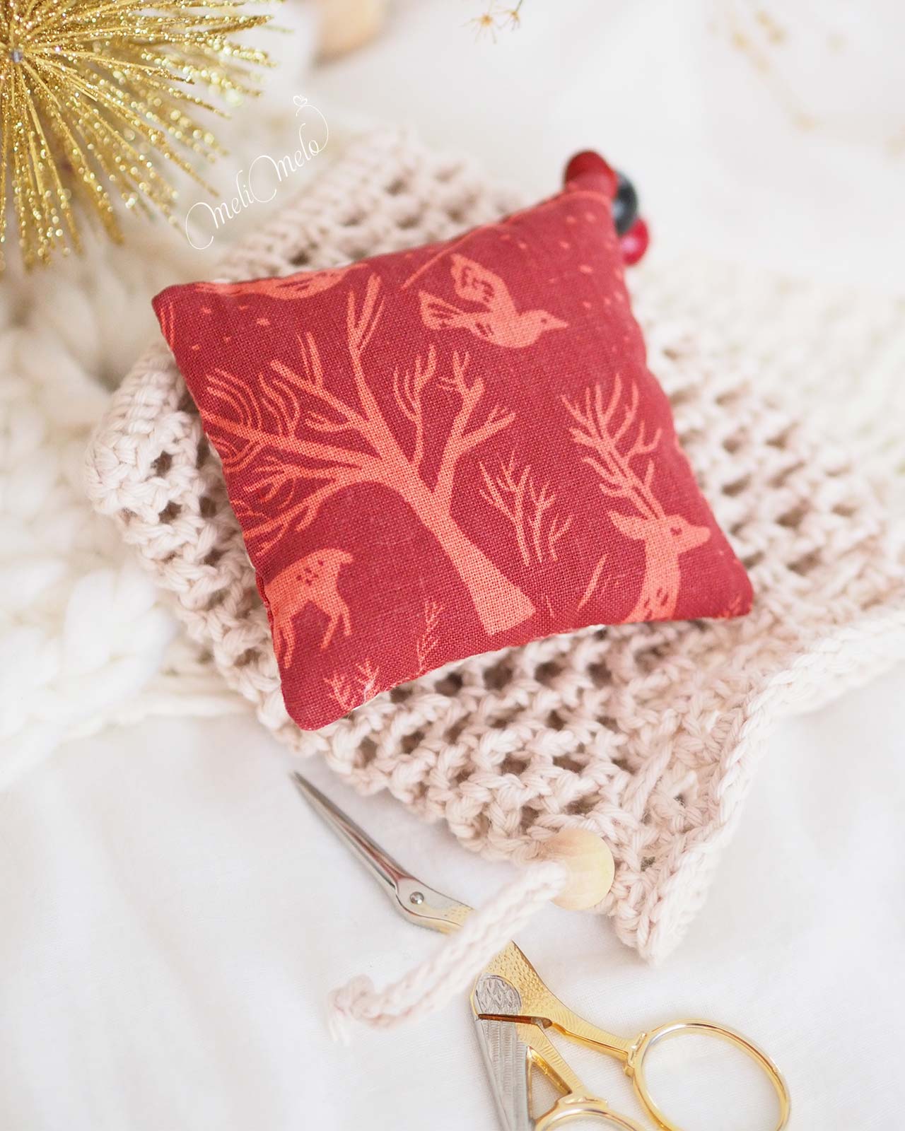 Coussin sashiko aimanté porte-aiguilles #3 Rouge – Image 5