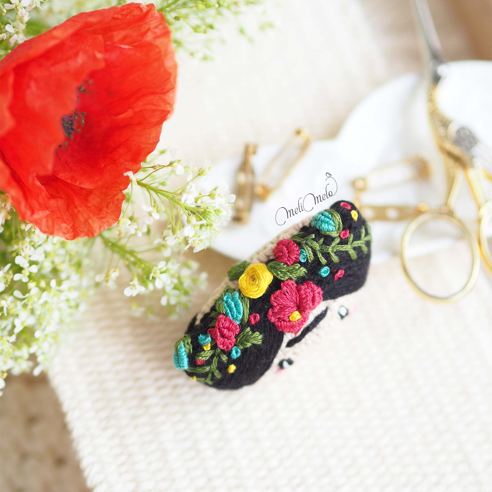 Porter Frida en broche – Image 4