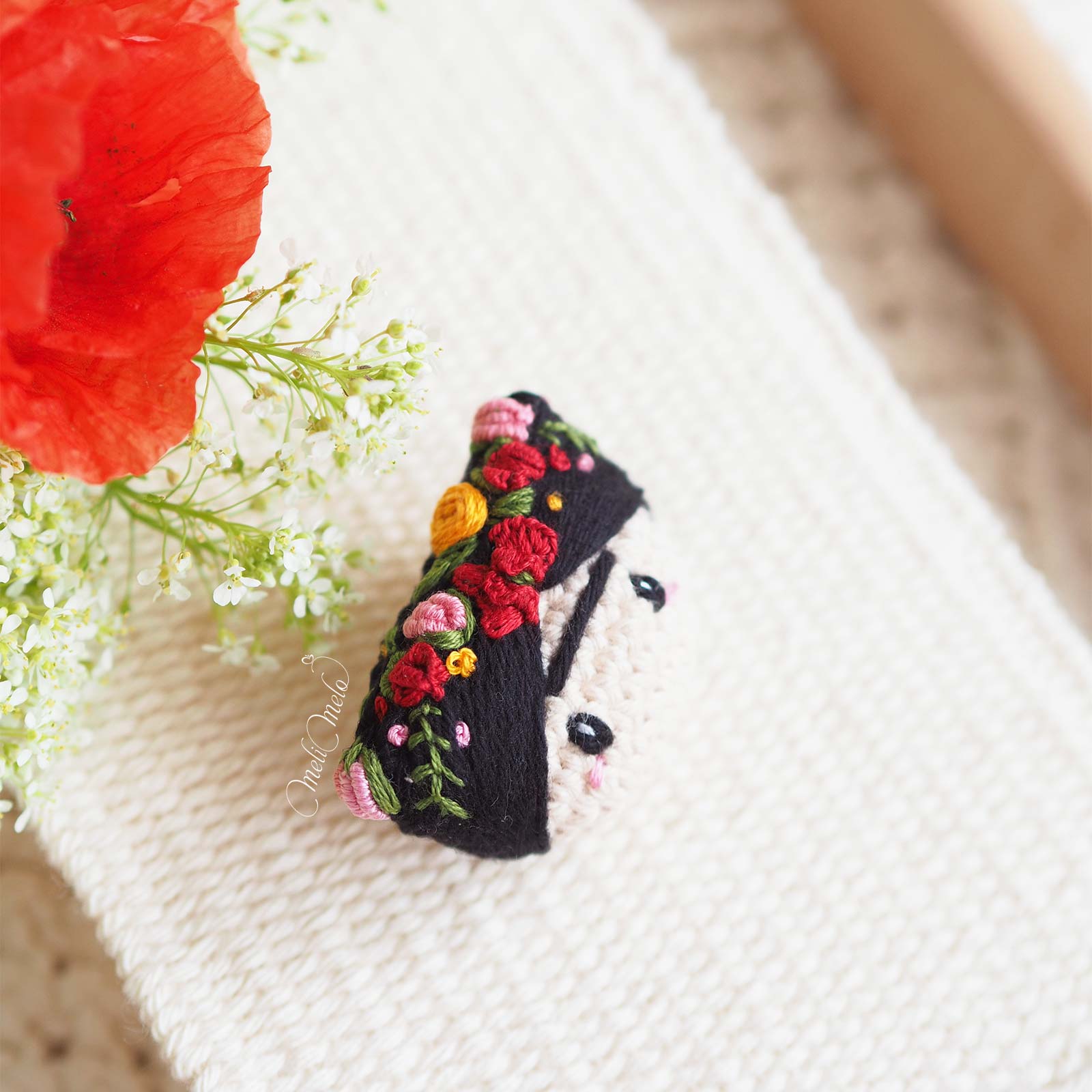 Porter Frida en broche – Image 6