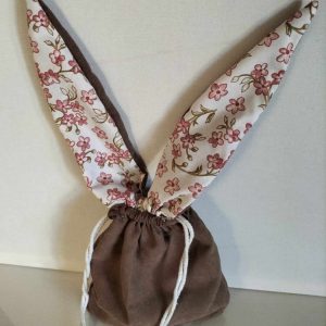 Pochon en tissu / Pochon lapin / Pochon doux marron / Pochon fleuri rose / Pochon pour enfant / Sac lapin mignon / Sac en tissu avec oreilles / Pochette décorative / Pochon avec cordelettes / Cadeau original pour enfant / Accessoire tendance
